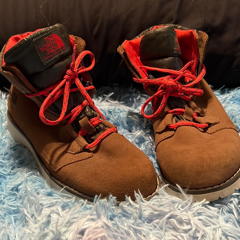 womens size 7 the north face shoes